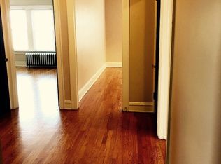 7512 S Phillips Ave, Chicago, IL 60649