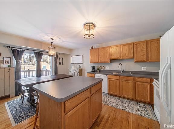 5th image of 3172 Granda Vista Dr