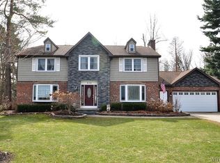 8105 Old Post Rd W, East Amherst, NY 14051