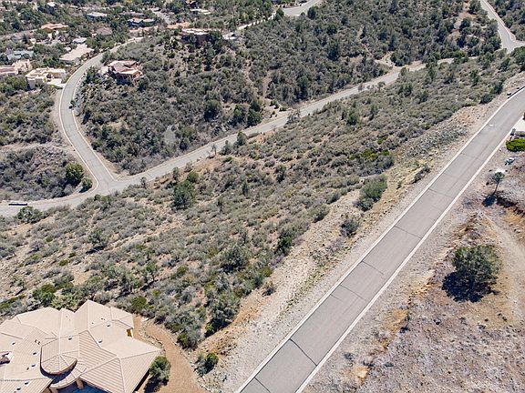 5th image of 700 W Lee Blvd