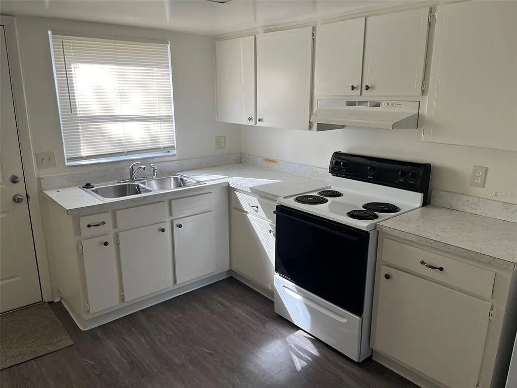 2 bed, 1.0 bath, 700 sqft, $1,700 — Photo 4