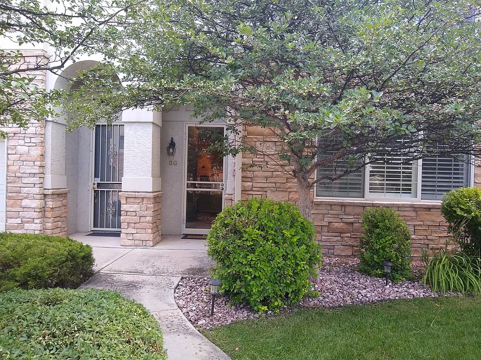 Your own private entrance with beautiful landscaping maintained by the HOA.