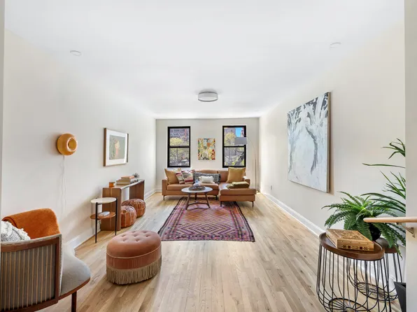 303 East 37th Street 2K image 2 of 10