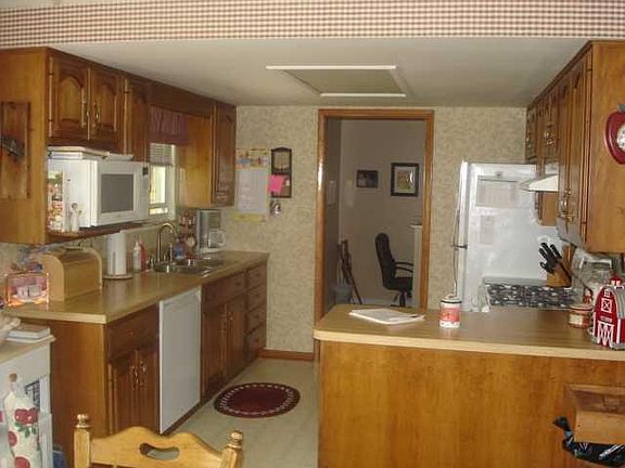 5th image of 715 E 10th St #Townhouse