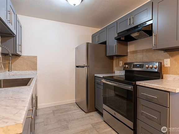 3rd image of 16817 Larch Way #D201