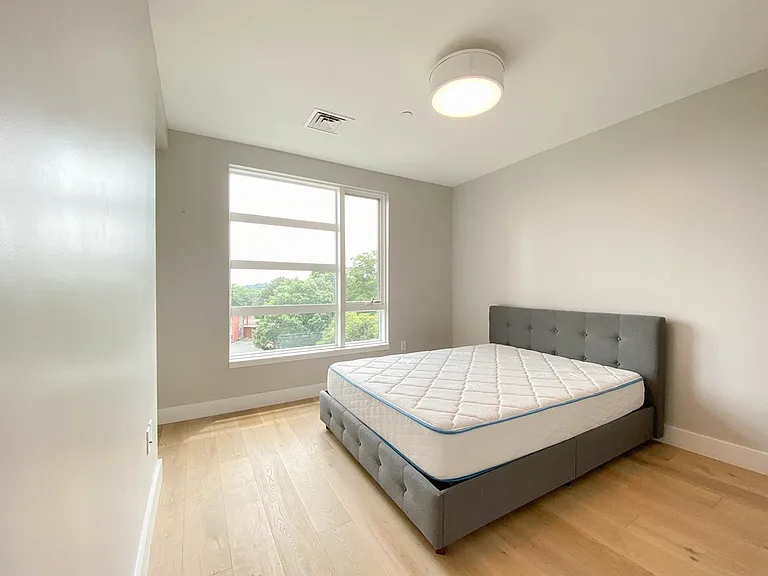1650 Commonwealth Ave #404 — Photo 9
