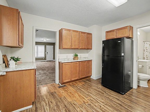 4th image of 1656 Park St