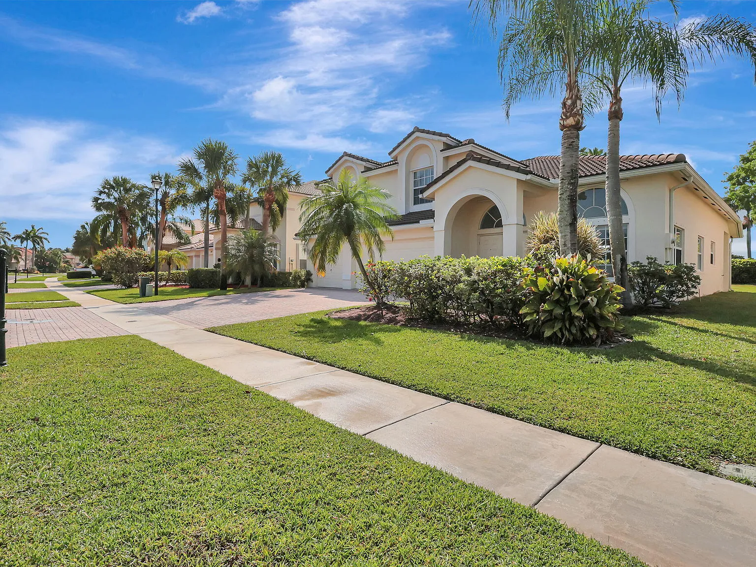 5 bed, 3.0 bath, 2608 sqft, $5,500 — Photo 4