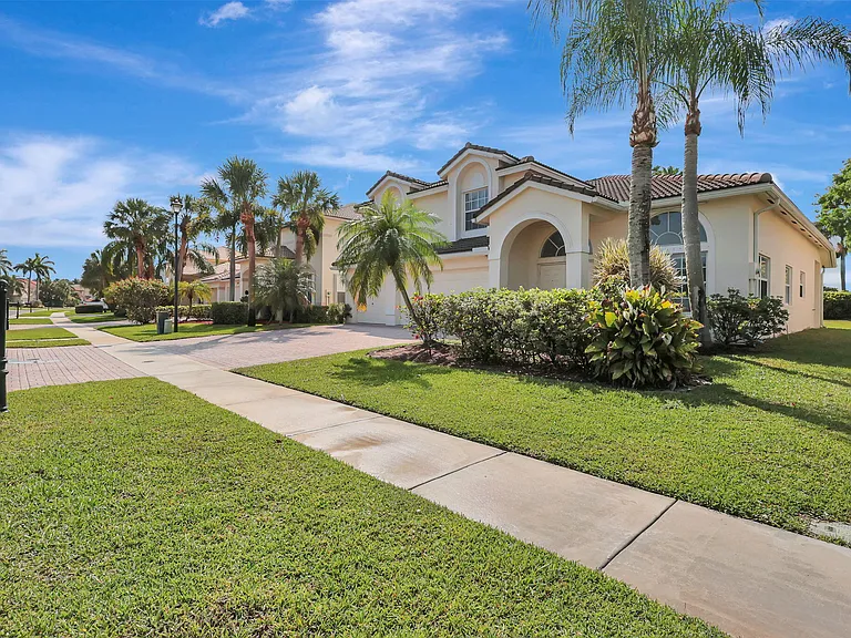 4190 Bahia Isle Cir — Photo 4