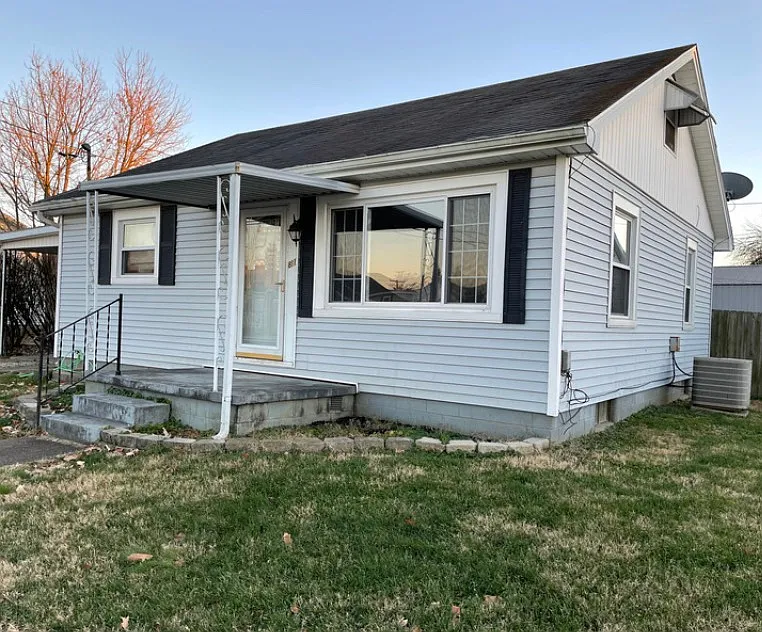 811 Rubens St photo 1