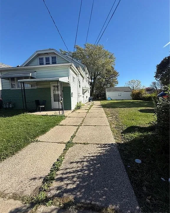 3 Courtland Ave #UPPER