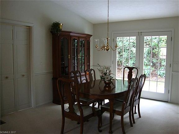 5th image of 238 Haywood Knolls Dr