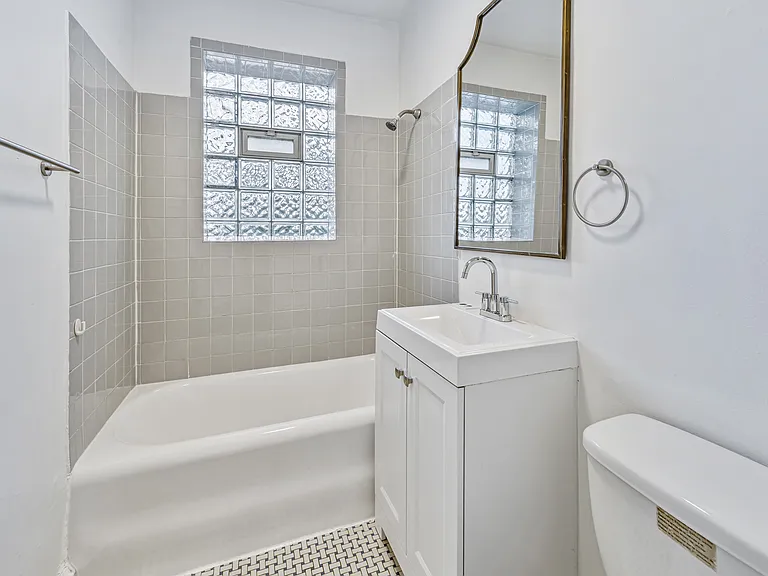 3501 N Albany Ave #3 — Photo 11