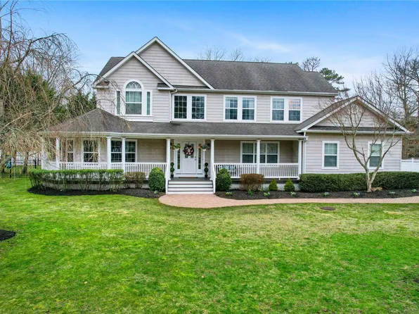 8 Raffaella Drive, Eastport, NY 11941