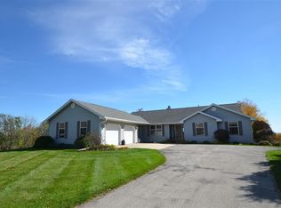 804 Hill Ridge Dr, Lisbon, IA 52253