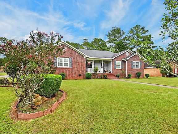 4th image of 1810 Dorchester Dr