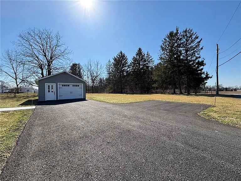 5667 Dunning Ave — Photo 2