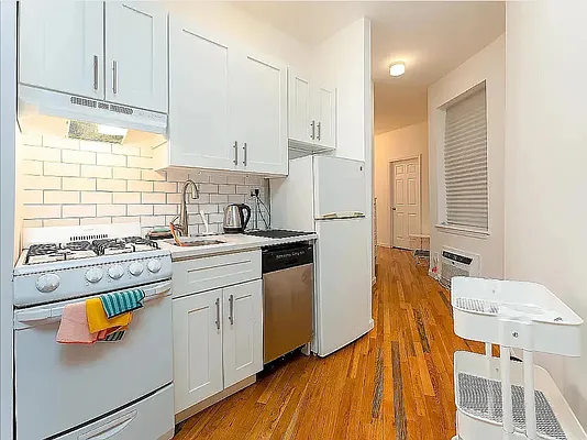 Rented by REAL New York | media 25