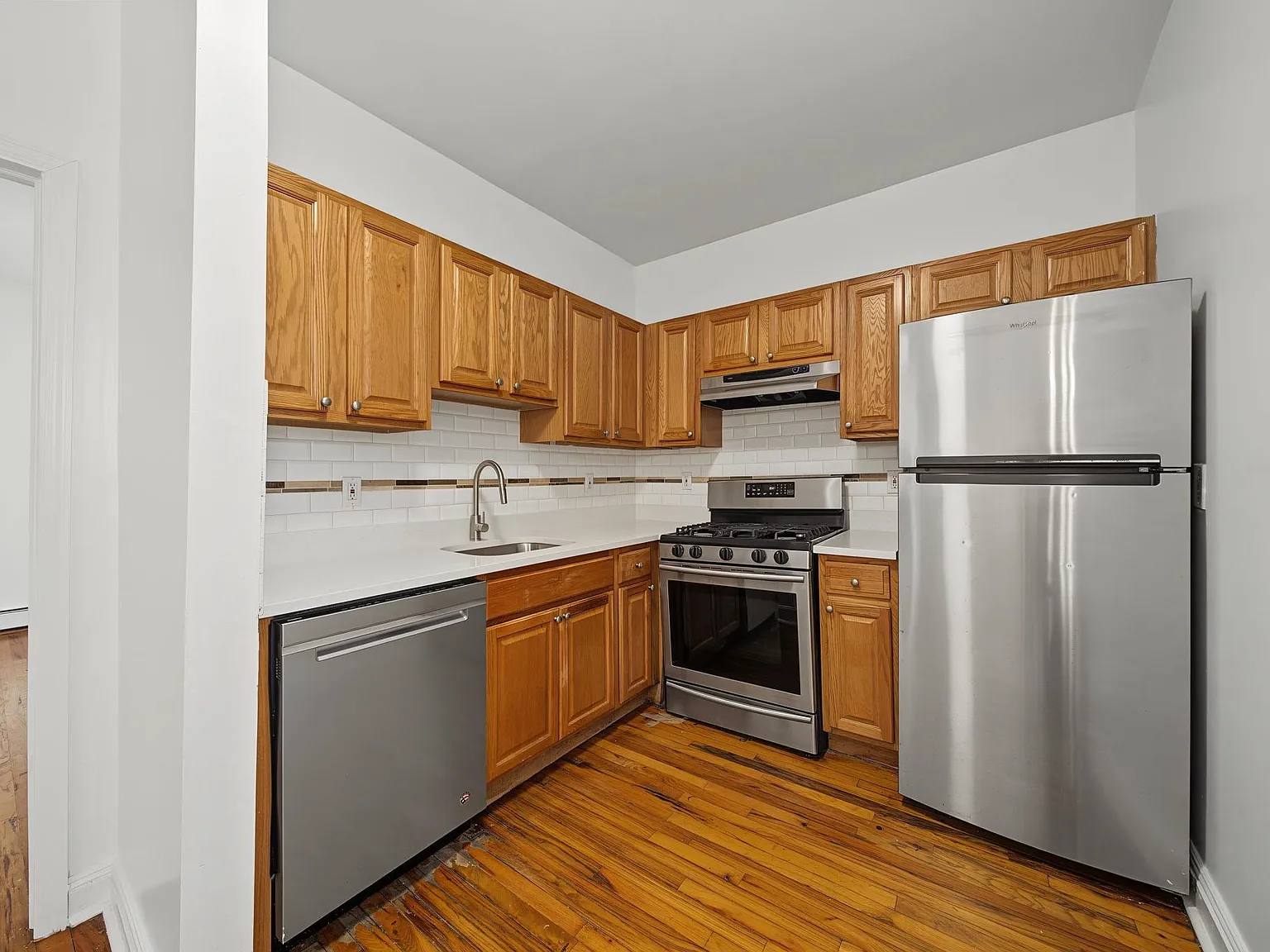 2 bed, 1.0 bath, 851 sqft, $1,895 — Photo 3