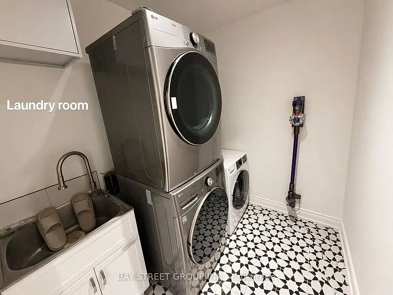 42 Fouracre Way #UPPER LEVEL — Photo 20