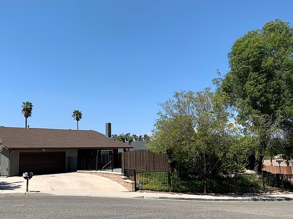2nd image of 2531 Bradley St