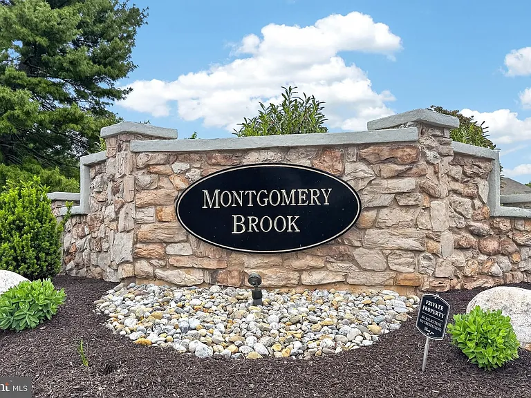 1014 Foxmeadow Dr #1014 — Photo 1