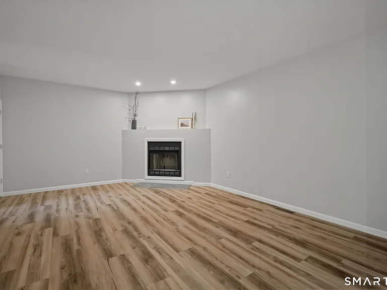 808 Mill Pond Dr #808 — Photo 10