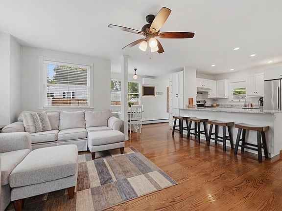 5th image of 308 Asbury St