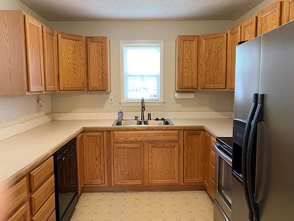 3rd image of 309 E Ellsworth Ave