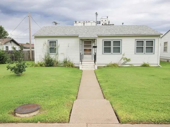 305 E 11th St, Ellis, KS 67637