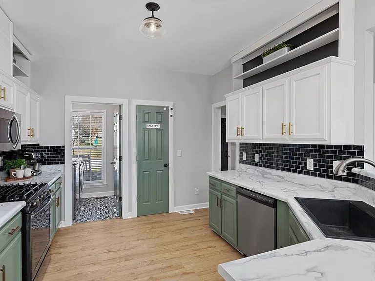 1026 Watauga Ct — Photo 4