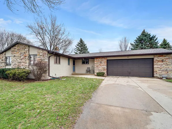 441 Sunrise Cir, Brillion, WI 54110