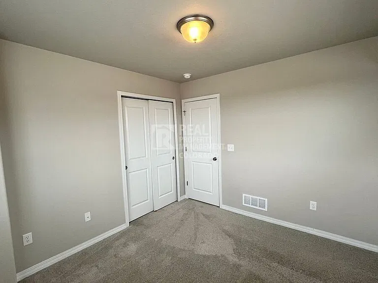 4424 Samaritan Loop — Photo 8