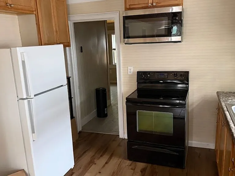 2408 Gordon St — Photo 8