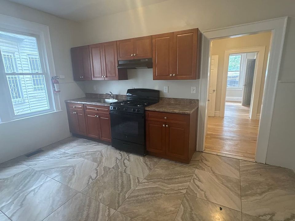 1st image of 43 Isabella Ave #2L