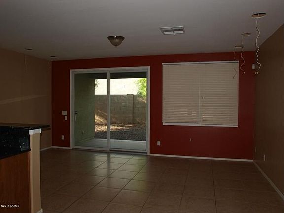 Family_Room_-_3_Bedroom_in_Phoenix_Arizona