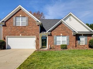 13144 Planters Row Dr, Charlotte, NC 28278