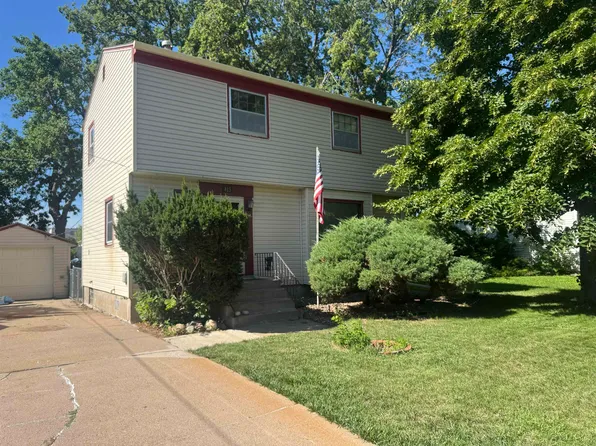 415 W 9th St, Hastings, NE 68901