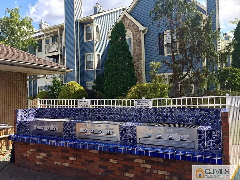 27 Lear Ct — Photo 14