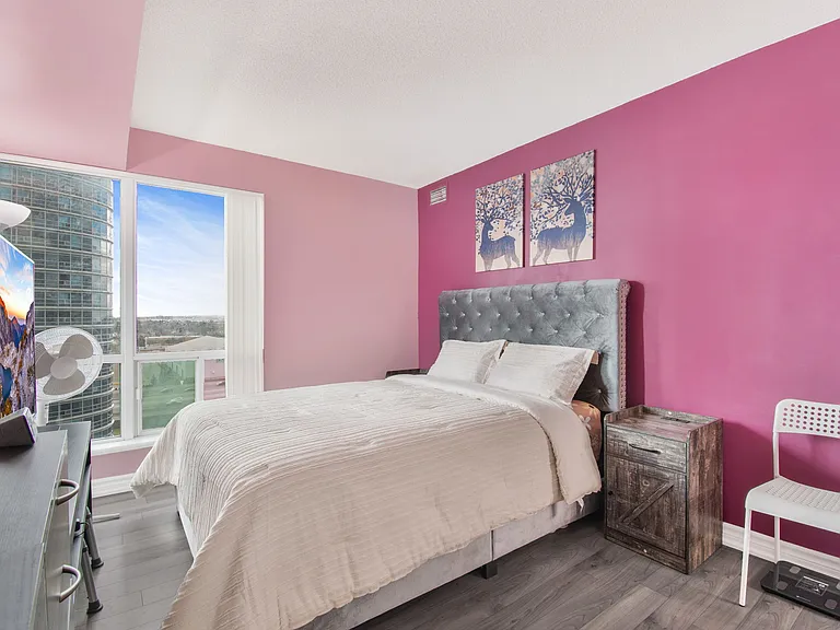 1 Lee Centre Dr — Photo 14