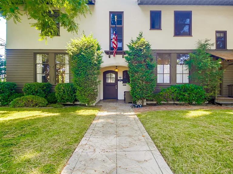 1005 Adella Ave — Photo 4
