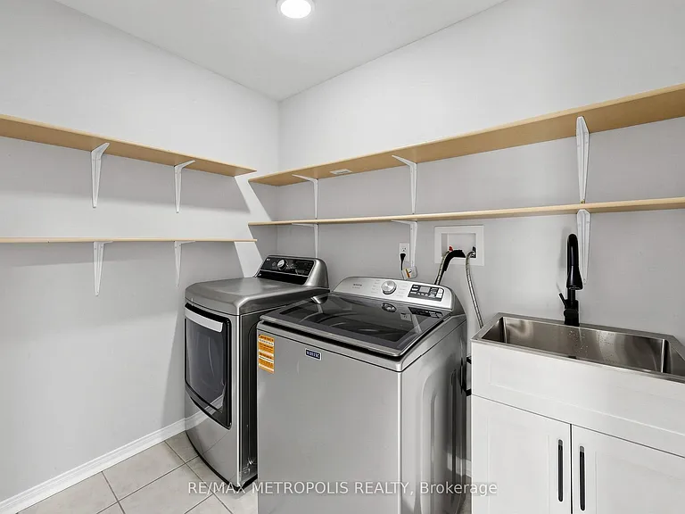 118 Jordan Dr — Photo 35