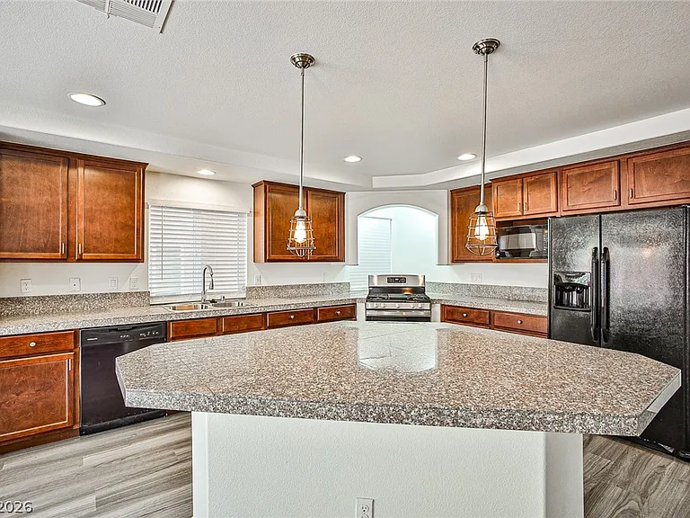 6744 Philharmonic Ave — Photo 5