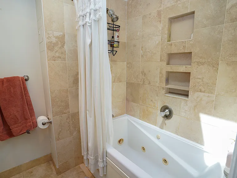 712 S Linwood Ave — Photo 16