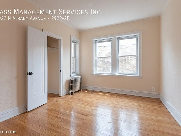 2922 N Albany Ave #2E — Photo 3