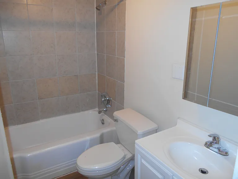 Muhlenberg Lakeview Apartments — Photo 15