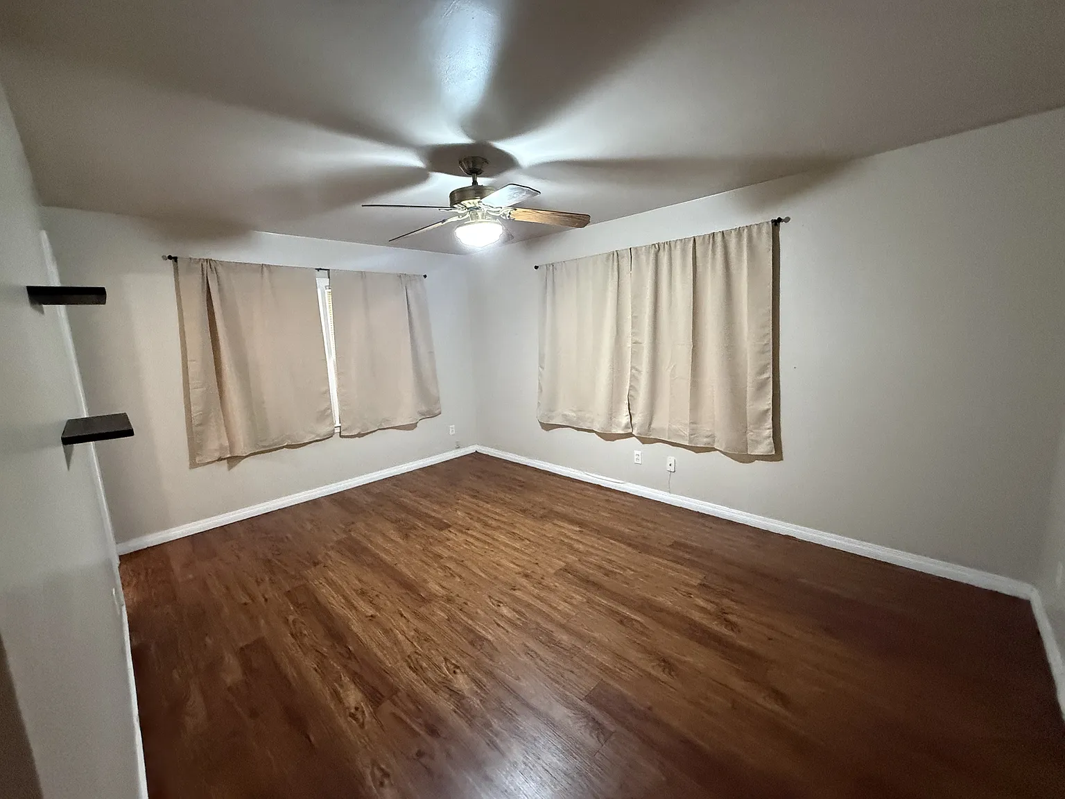 608 West Kings Road - 1 — Photo 3