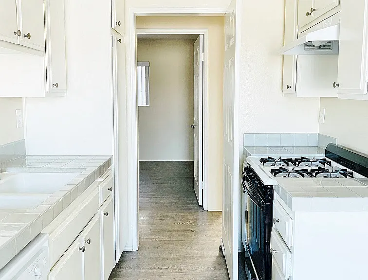 Lido Apartments - 3500 Mentone Ave — Photo 10