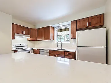 501 Maryland Ave #D — Photo 8