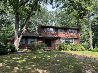 4 Amanda Ct, East Brunswick, NJ 08816